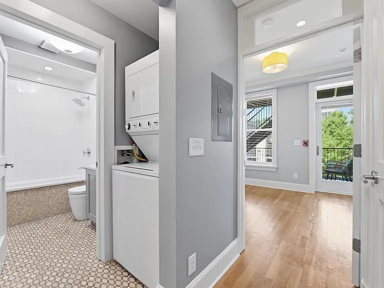 604 Adams St #4 — Photo 11