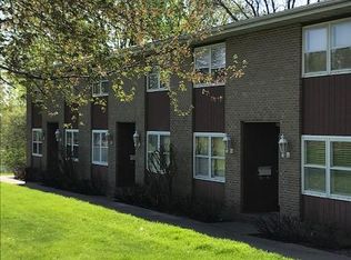 2008 Cedar St APT 2, Muscatine, IA 52761