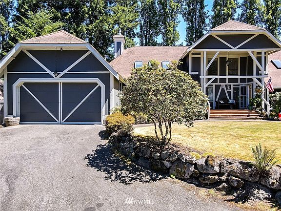 3rd image of 5320 Cirque Dr W