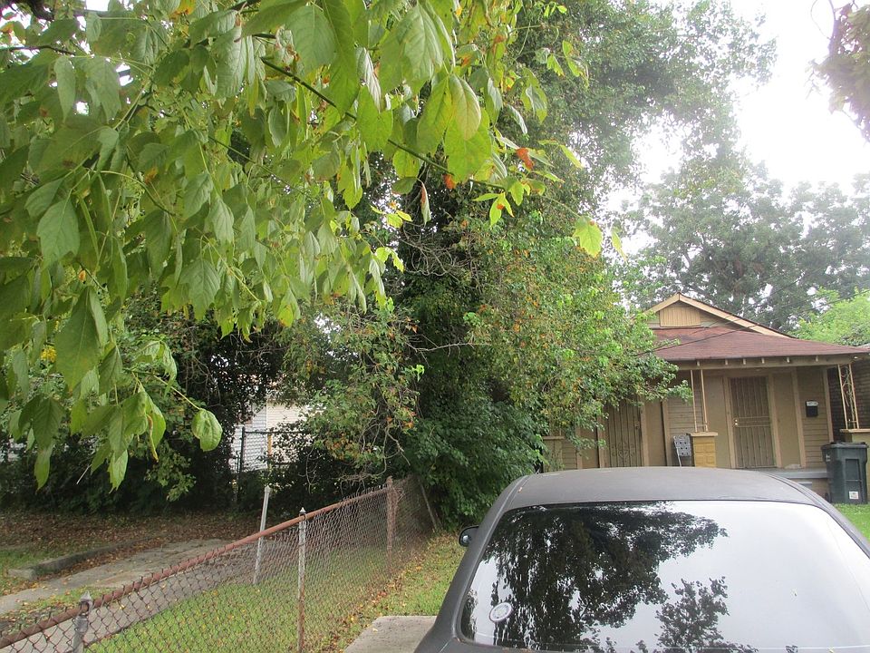 2nd image of 3100 1/2 Lawrence St