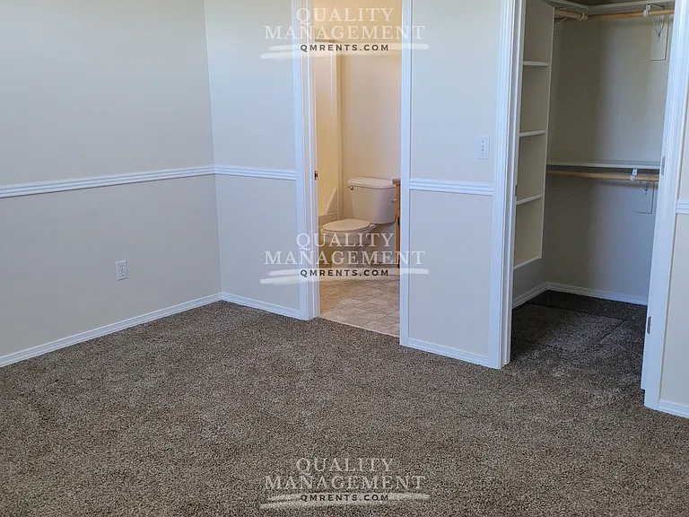 2104 E Olympic Ave — Photo 12