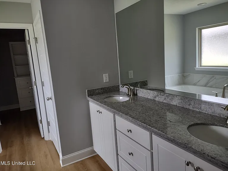 599 Westfield Dr — Photo 20
