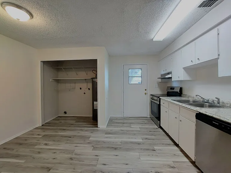 3732 County Line Rd — Photo 6