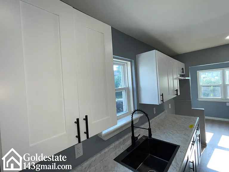4327 Kingsbury Ave — Photo 3