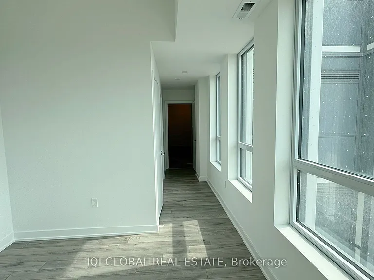 1005 Dundas St E #556 — Photo 16
