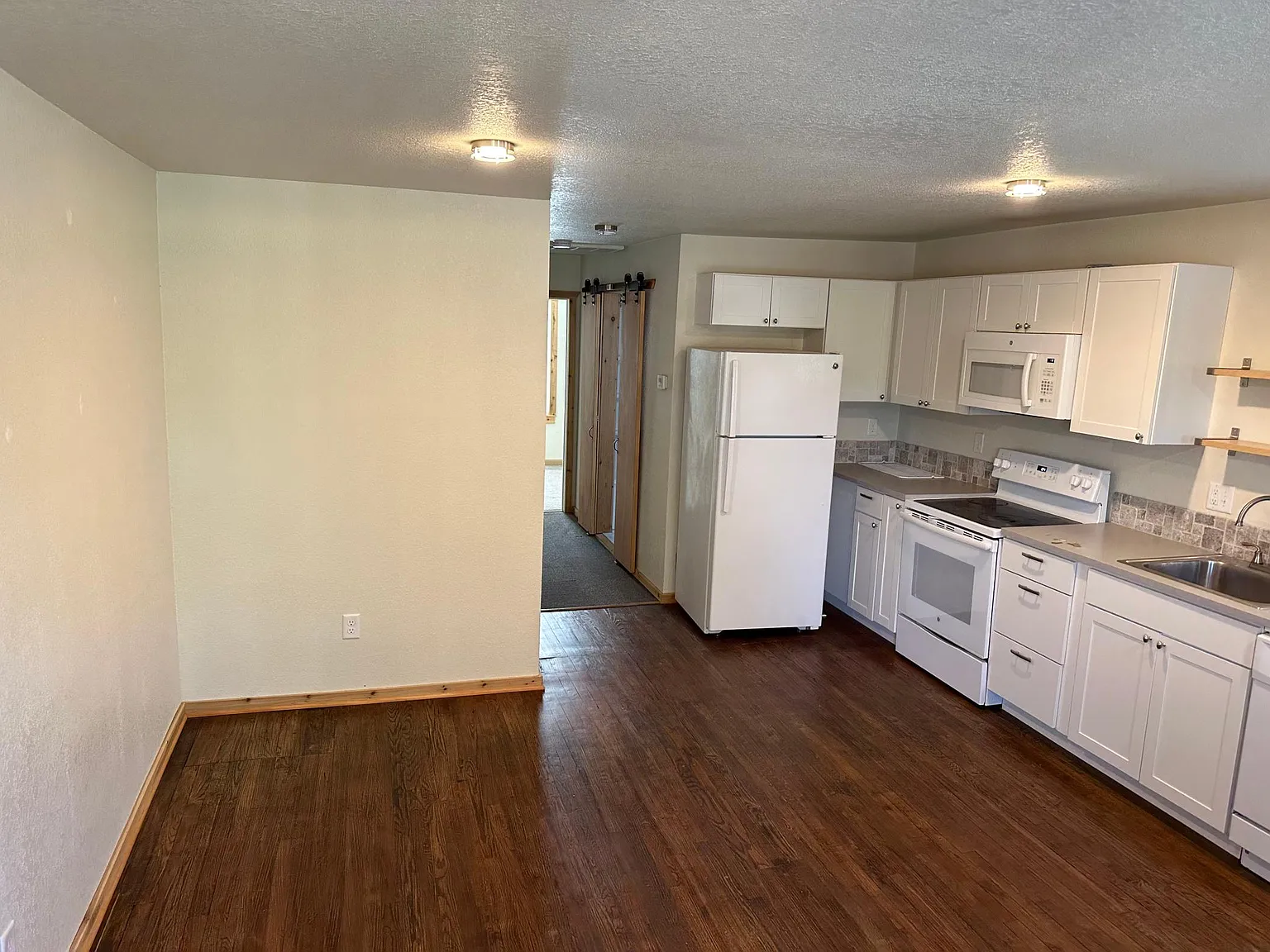 1 bed, 500 sqft, $1,000 — Photo 2