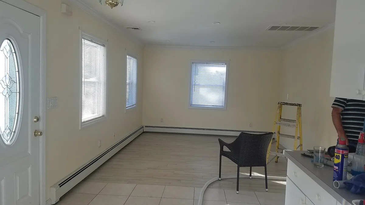 Building Photo - Butternut Ln