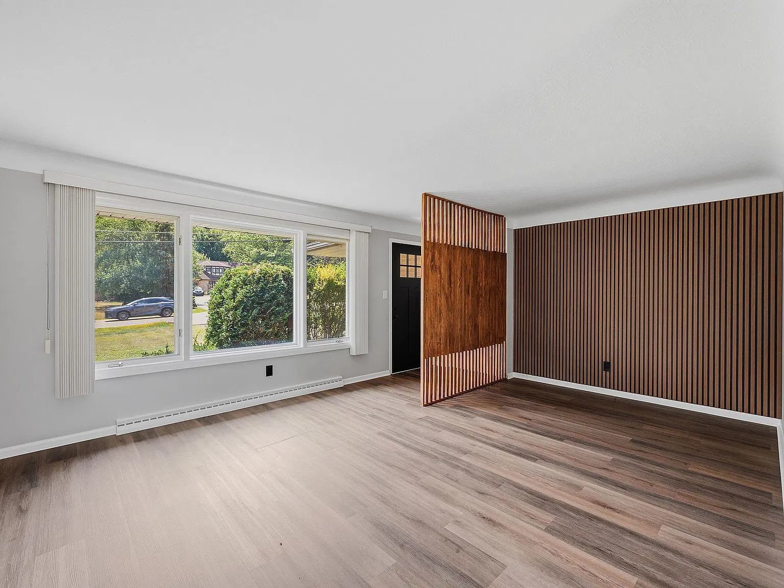 4 bed, 1.5 bath, 1976 sqft, $2,450 — Photo 3