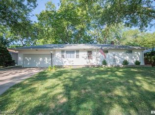 1513 Highwood Ave, Pekin, IL 61554
