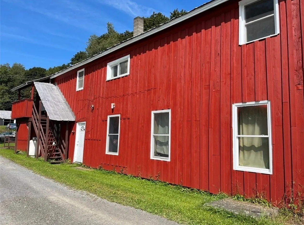 2 bed, 1050 sqft, $1,250 — Photo 2