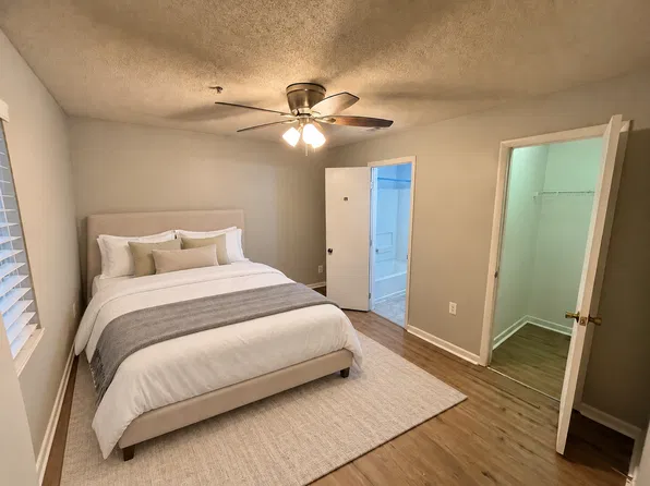 1410 Collegiate Cir APT 201, Raleigh, NC 27606