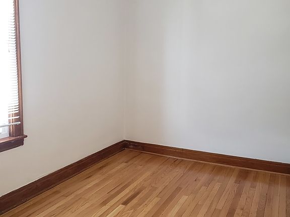 3rd image of 1728 N Keeler Ave #1