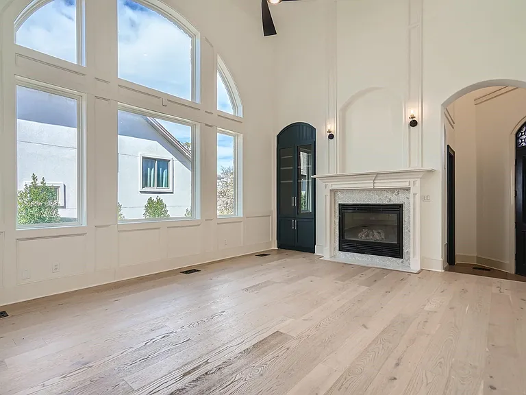 2625 McCullough St — Photo 4