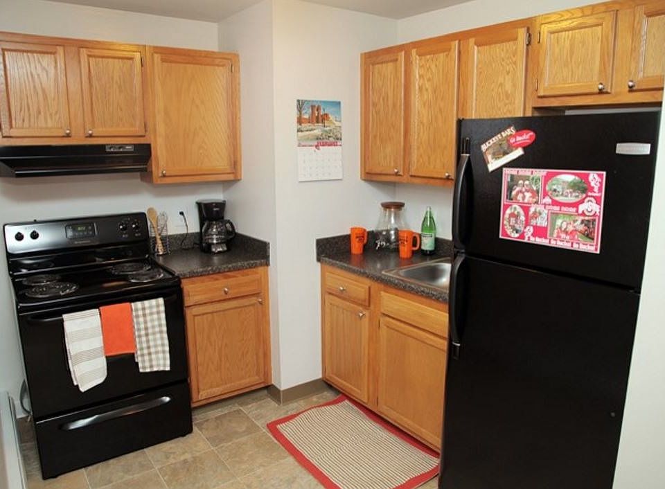 1st image of 574 Harley Dr APT 3