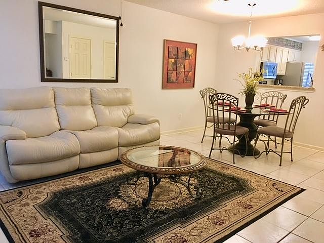 Living Room/Dining