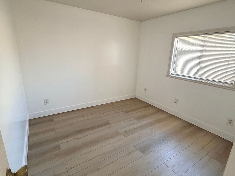1st image of 380 E Telegraph St