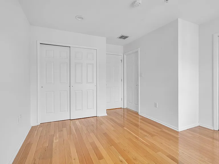 451 Albany Ct — Photo 19
