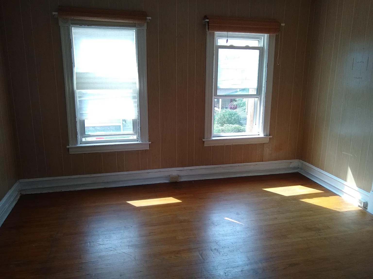 6 bed, 2.5 bath, 3000 sqft, $6,700 — Photo 2