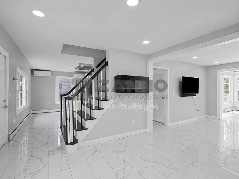 40 Olney Ave — Photo 7