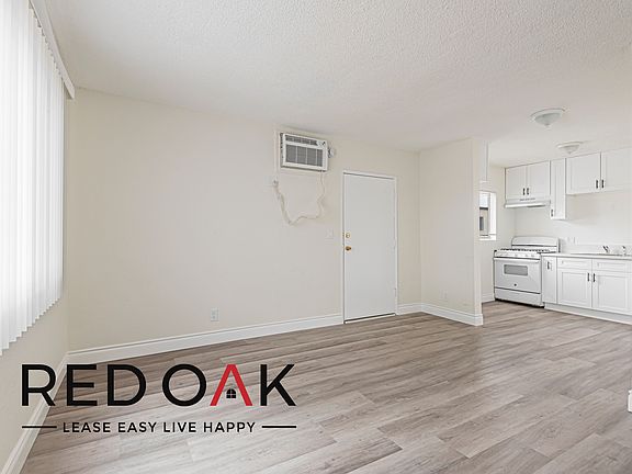 5th image of 3411 Drew St #8