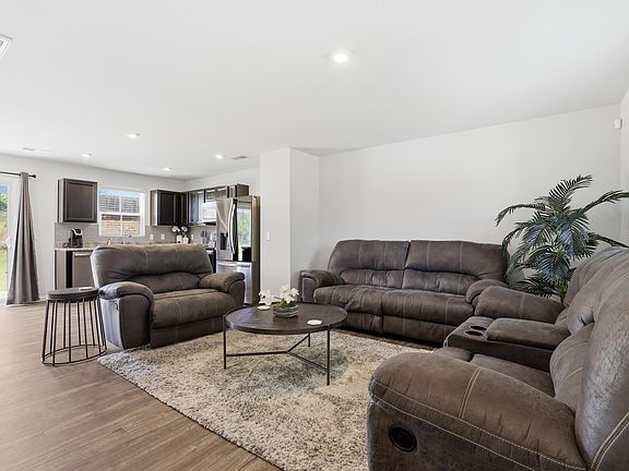 4th image of 307 Maplestead Farms Court