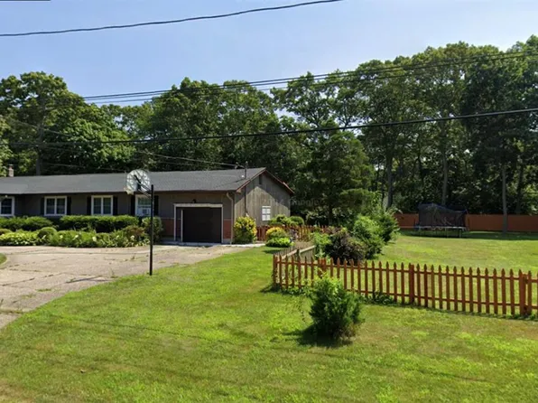 41 Linden Lane, Shirley, NY 11967