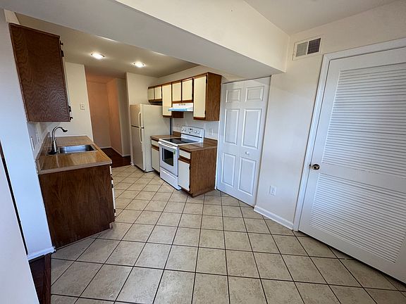 2nd image of 8383 Buttress Ln APT 102