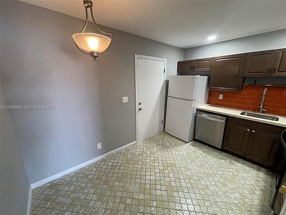 3rd image of 4751 NW 21st St APT 611