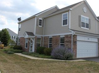 499 Brookside Dr, Oswego, IL 60543