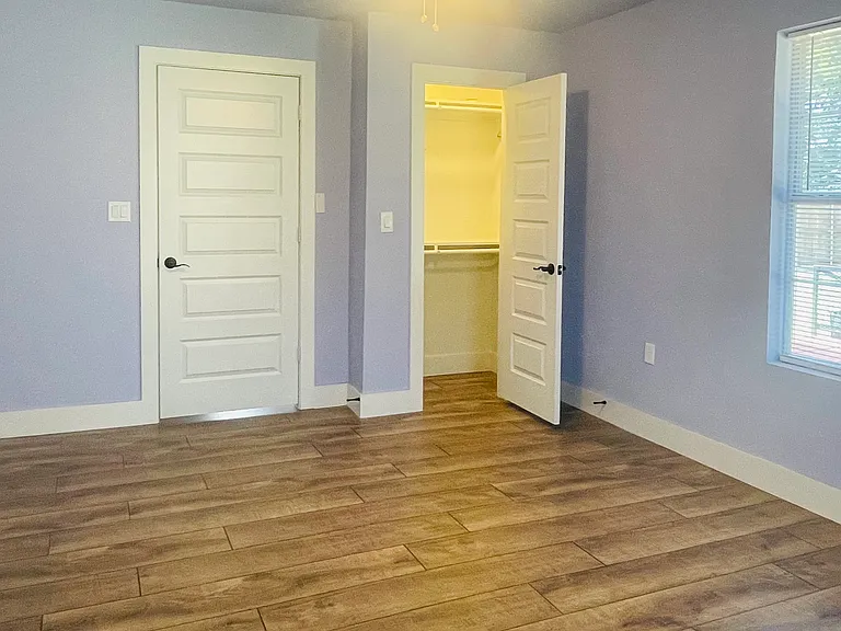 109 Lois St — Photo 9