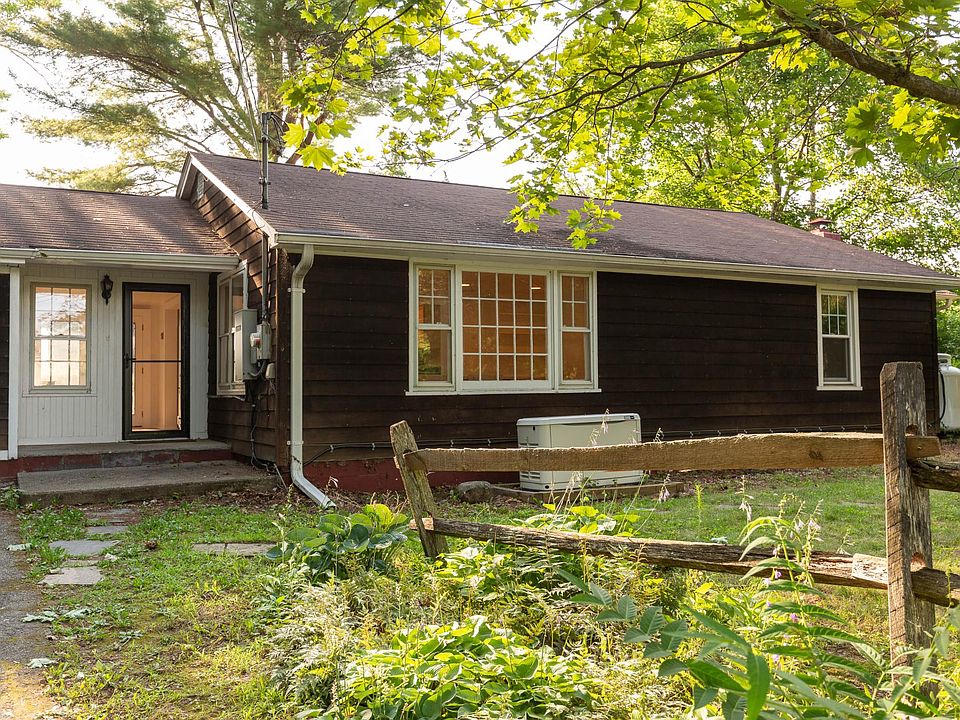 Front entrance to unit.