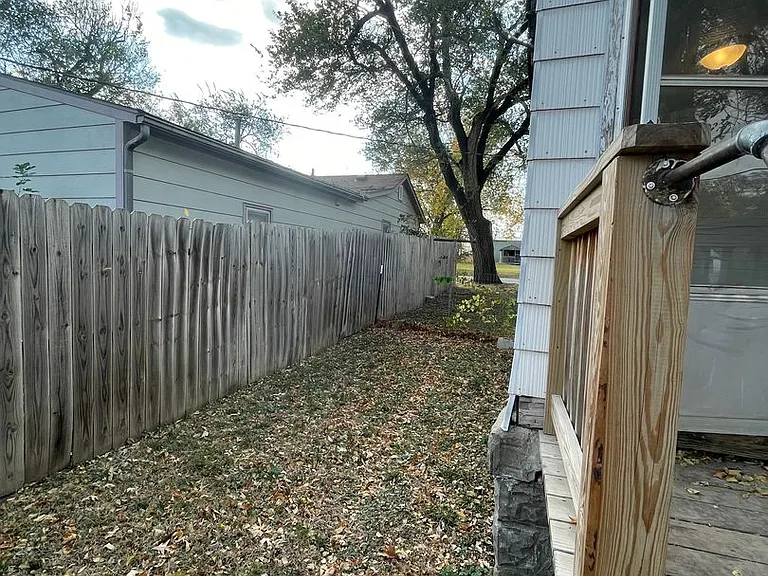 896 W 5th Ave — Photo 36