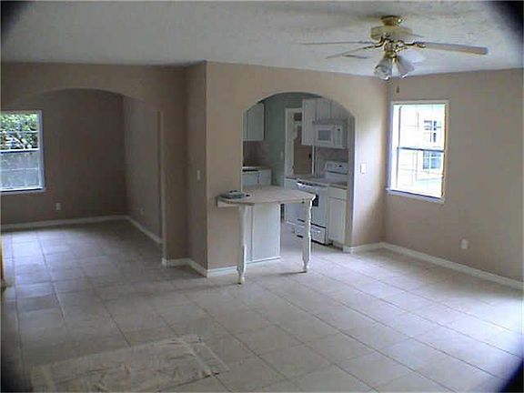 5th image of 1114 Natchez Dr
