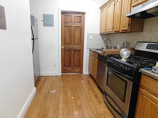2nd image of 1735 2nd Ave #5NN