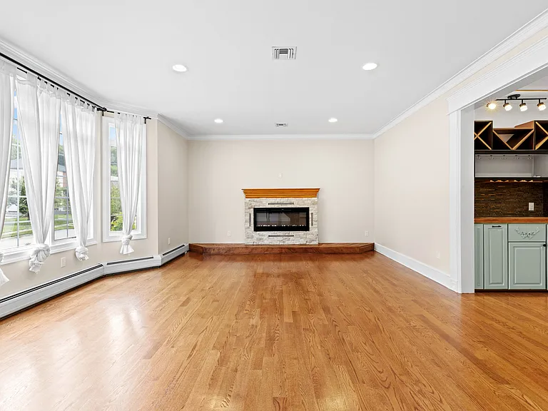 40 E Oakdene Ave #B — Photo 4