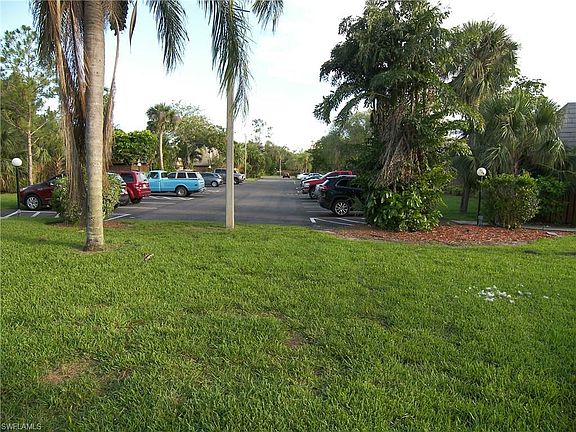 3rd image of 4039 Sandlewood Ln APT 2