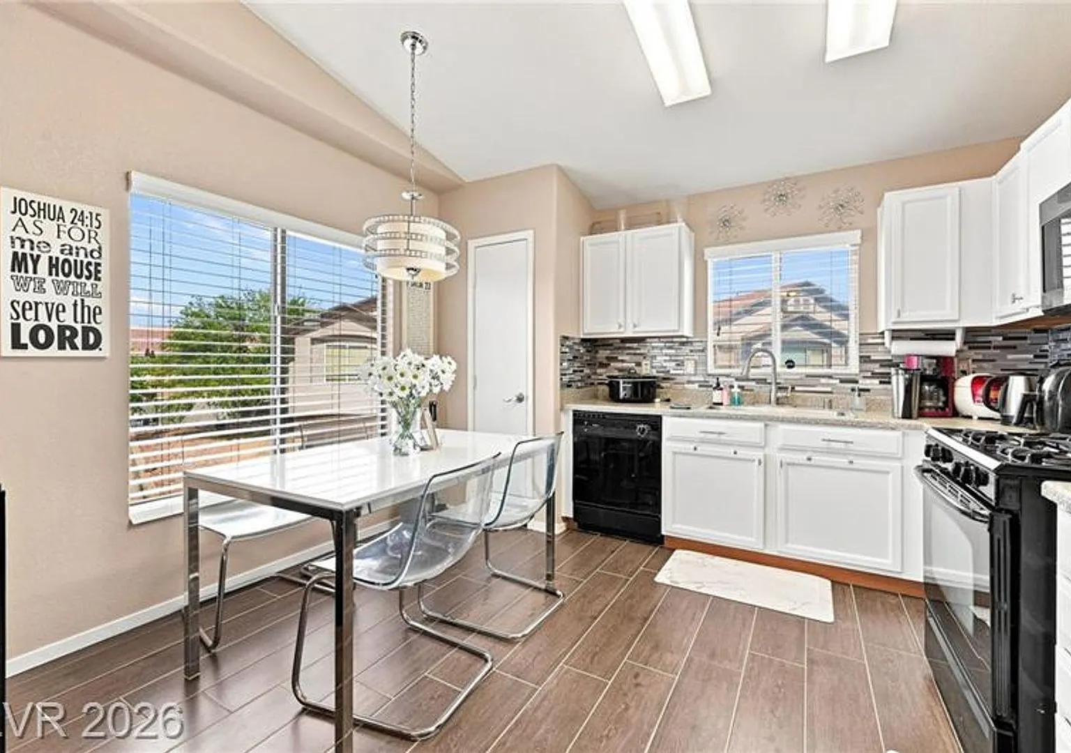 2 Bed 2 Bath Home — Photo 2