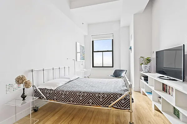 Sold by Compass | media 10