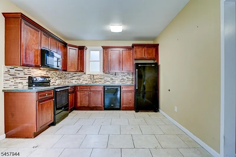 1 bed, 1.0 bath, $1,750 — Photo 2