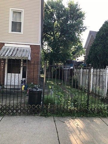 2nd image of 1402 N Lawndale Ave