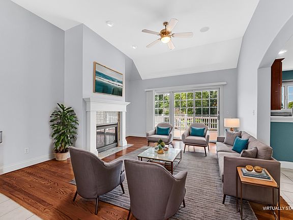 4th image of 53395 Winterberry Ct