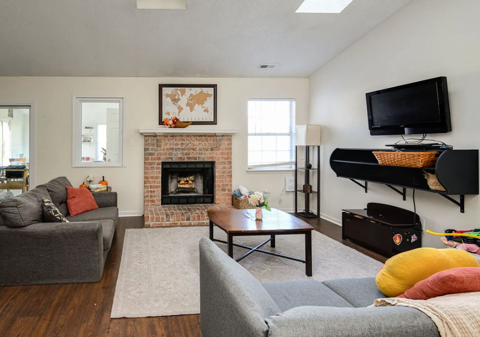3 Bed 2 Bath Single Family in Virginia Beach — Photo 3