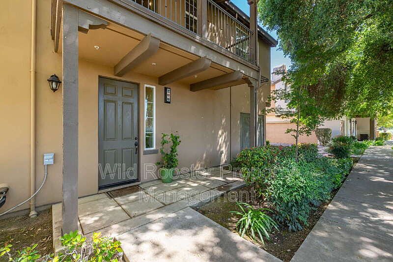 1st image of 400 Regatta Ln APT 206