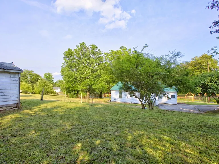 611 Holston Creek Church Rd — Photo 14