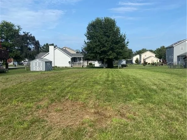 Cedar Dr, North East, PA 16428