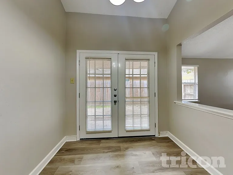 16126 Barbarossa Dr — Photo 3
