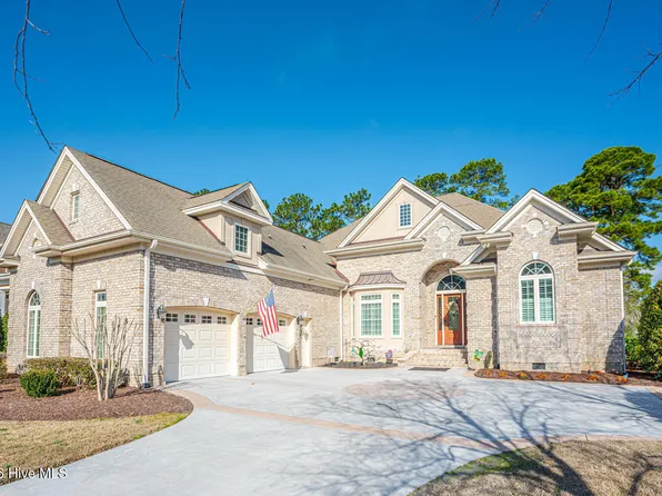 565 Westchester Place SW, Ocean Isle Beach, NC 28469