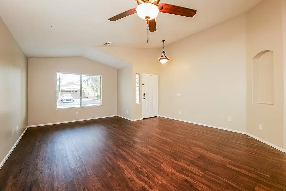 3 bed, 2.0 bath, 1526 sqft, $1,890 — Photo 4