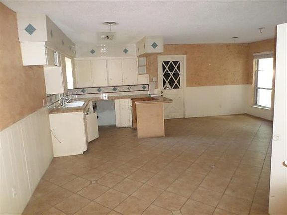 5th image of 257 Old Mill Ln