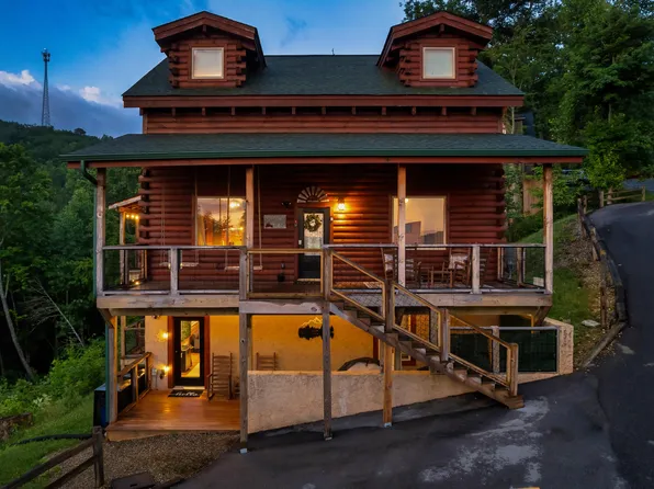 2920 Joyner Hills Ln, Sevierville, TN 37876